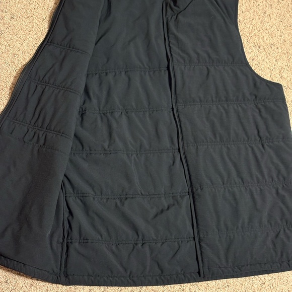 Travis Mathew Black Puffer Vest XL - Picture 7 of 7